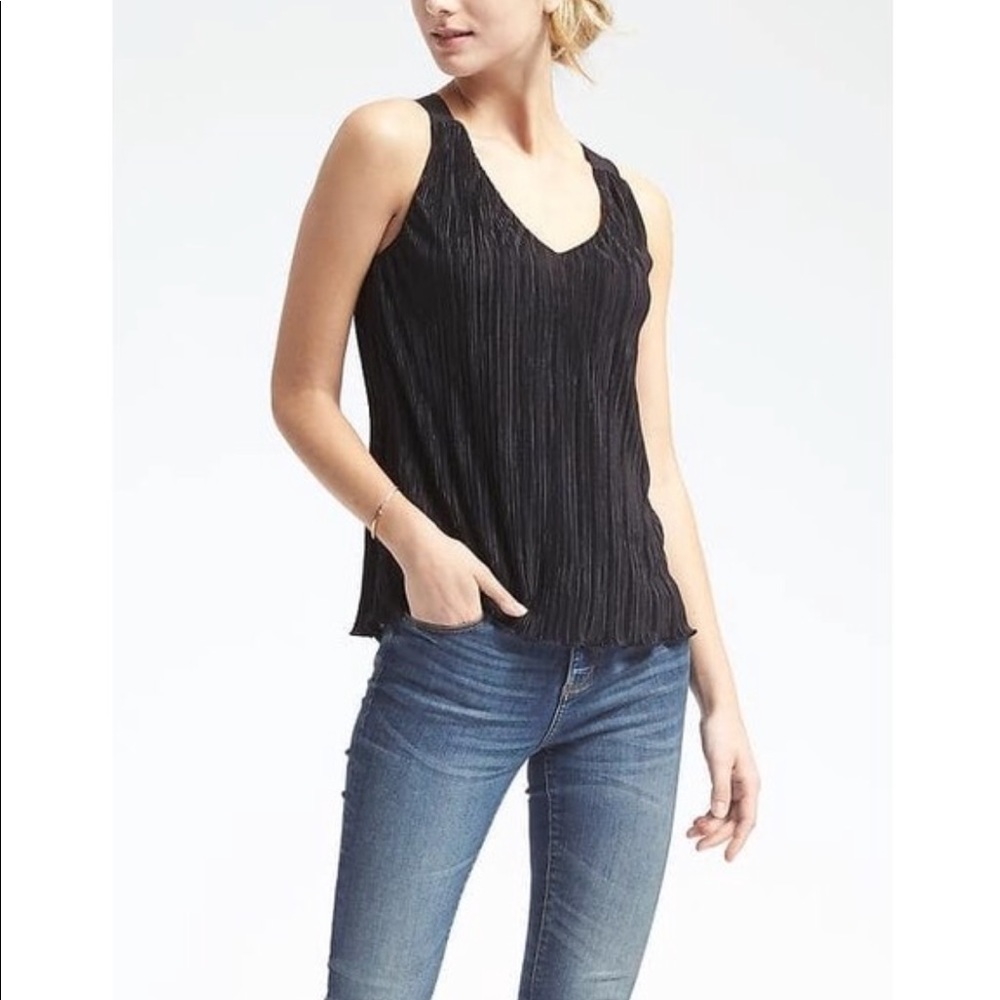Micro Pleat Vee Tank- navy blue